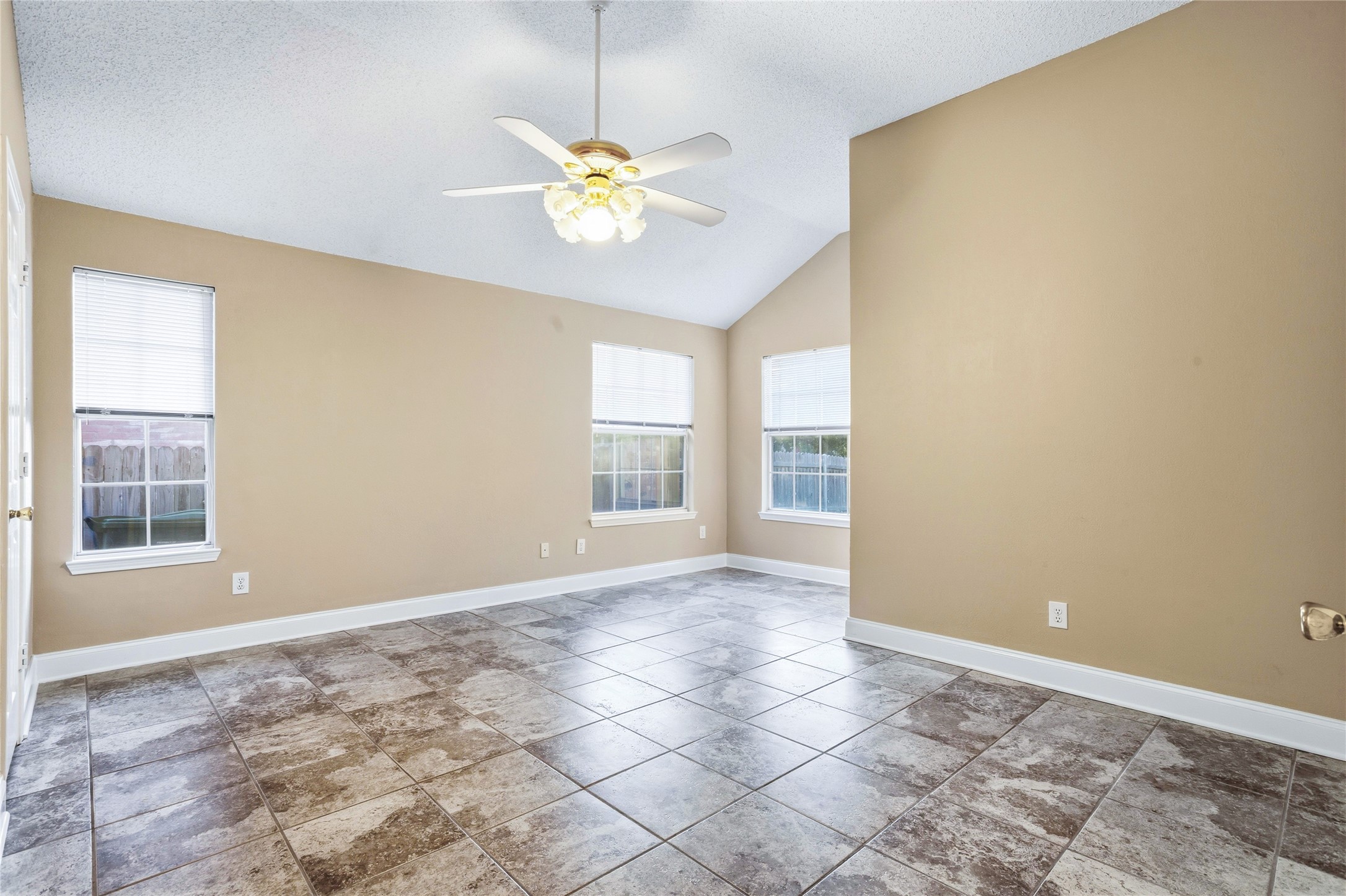 1305 Mill Crossing Garland TX 75040