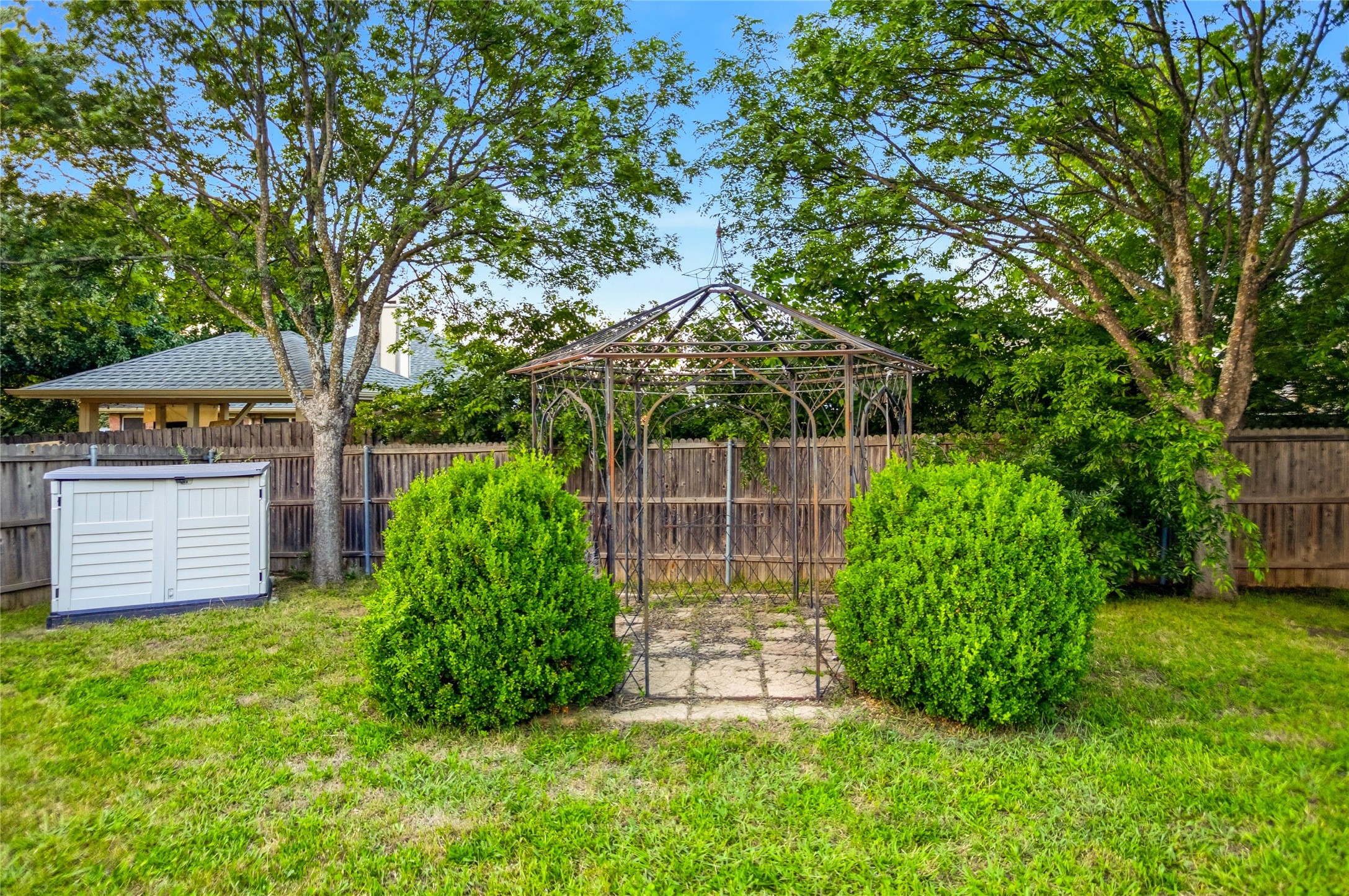 1305 Mill Crossing Garland TX 75040
