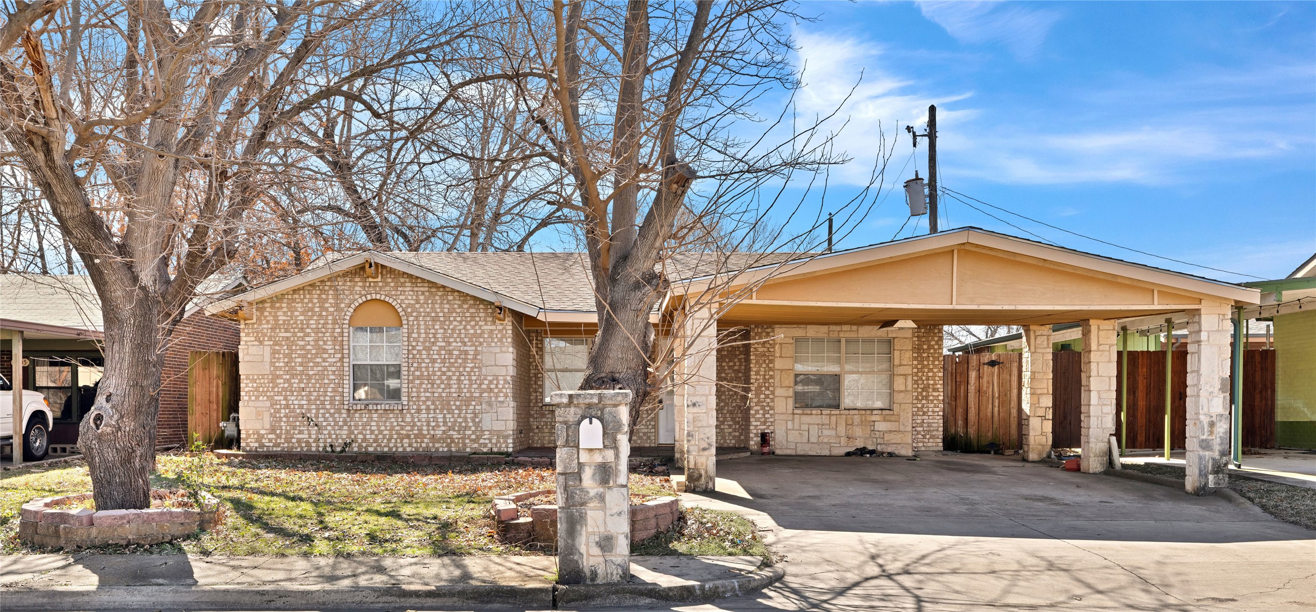 1401 Bogarte Drive Grand Prairie TX 75051