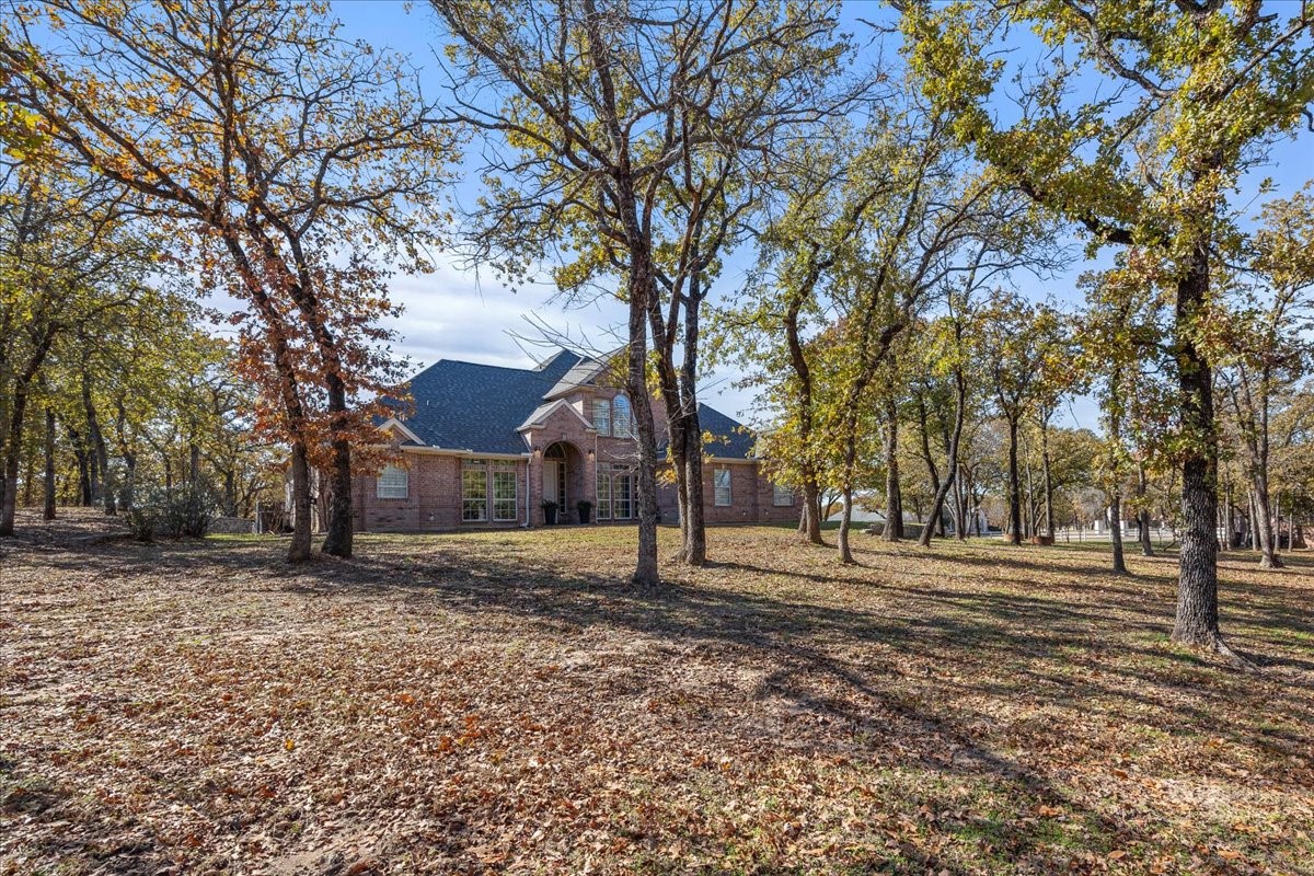 103 Iron Horse Court Azle TX 76020
