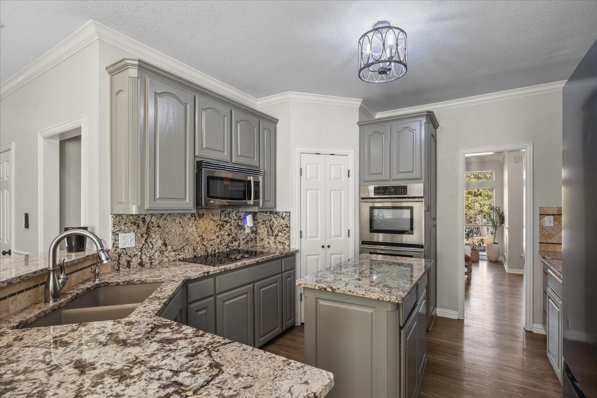 103 Iron Horse Court Azle TX 76020