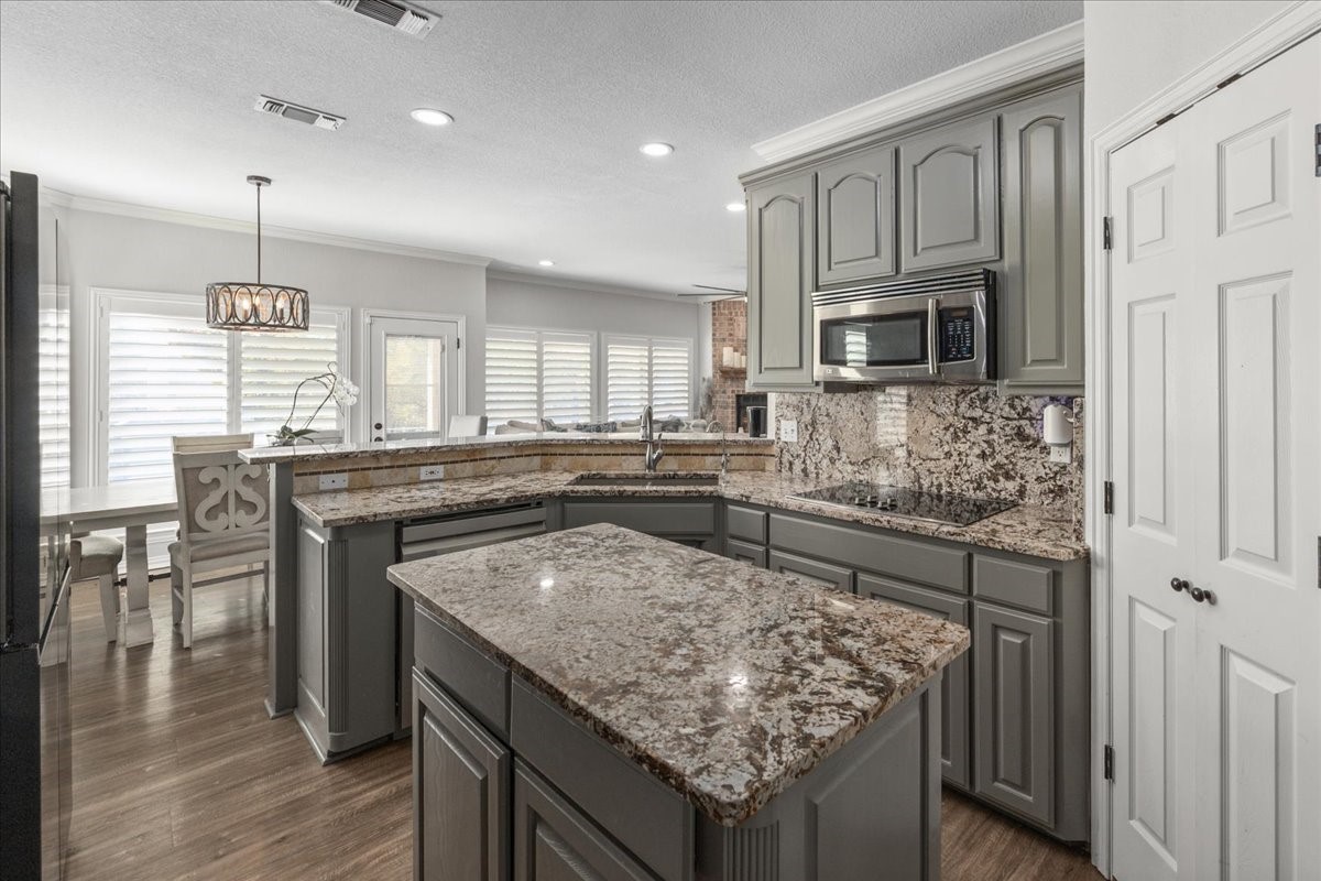 103 Iron Horse Court Azle TX 76020