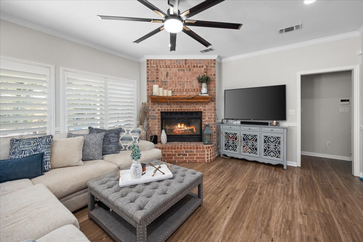 103 Iron Horse Court Azle TX 76020