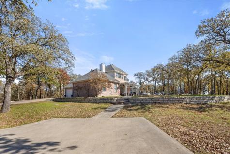 103 Iron Horse Court Azle TX 76020