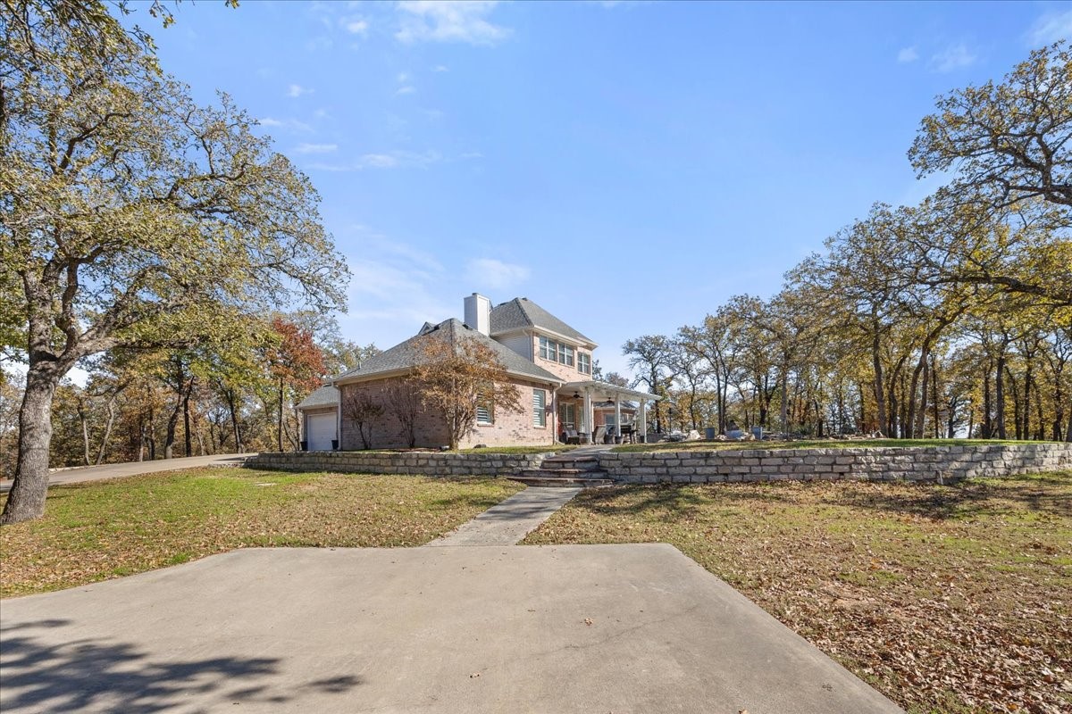 103 Iron Horse Court Azle TX 76020