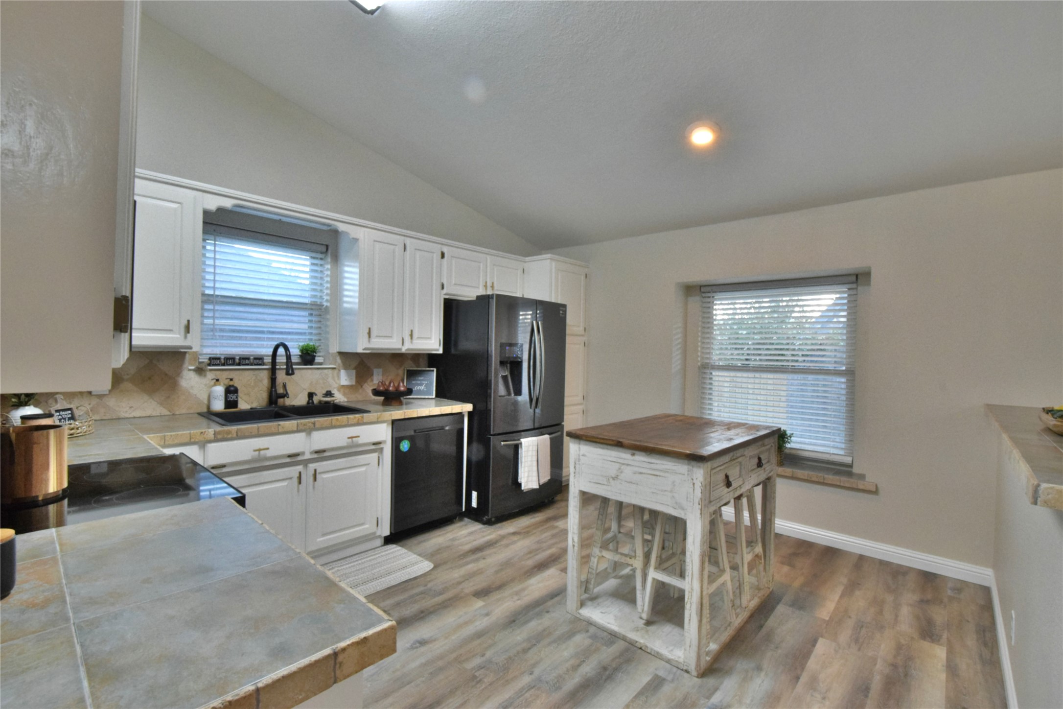 8906 Pleasant Hill Drive Granbury TX 76049