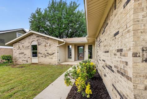 562 Kent Drive Lewisville TX 75067