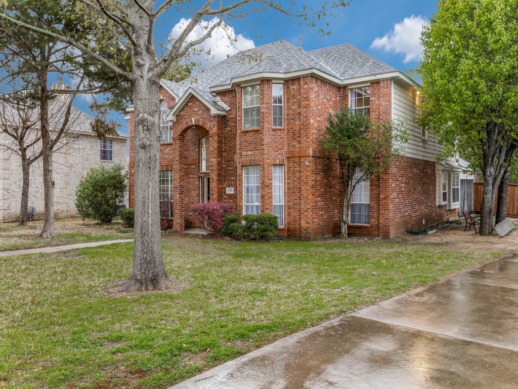 208 Sandy Creek Drive Desoto TX 75115