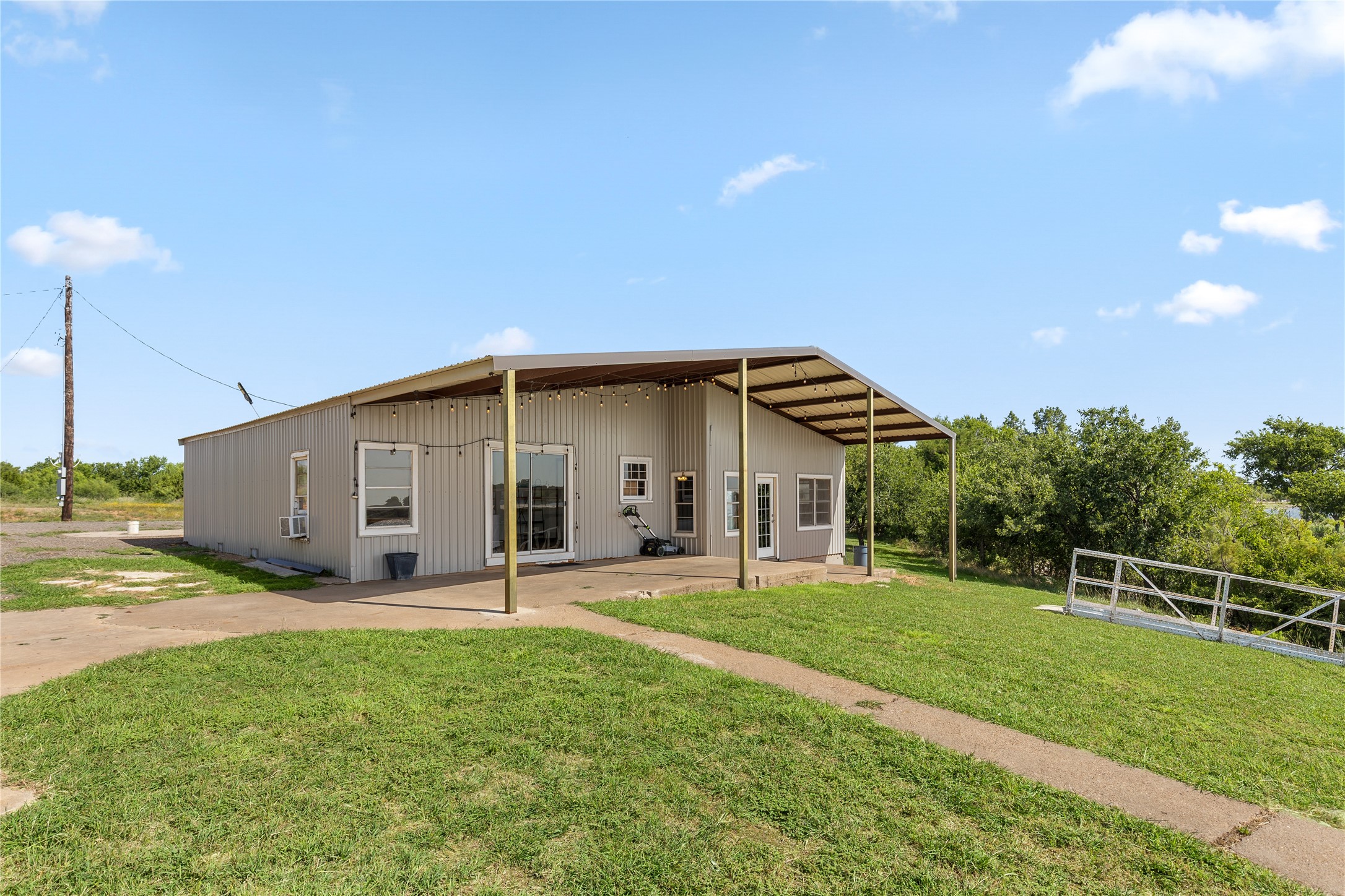 894 W Moonshine Road Seymour TX 76380