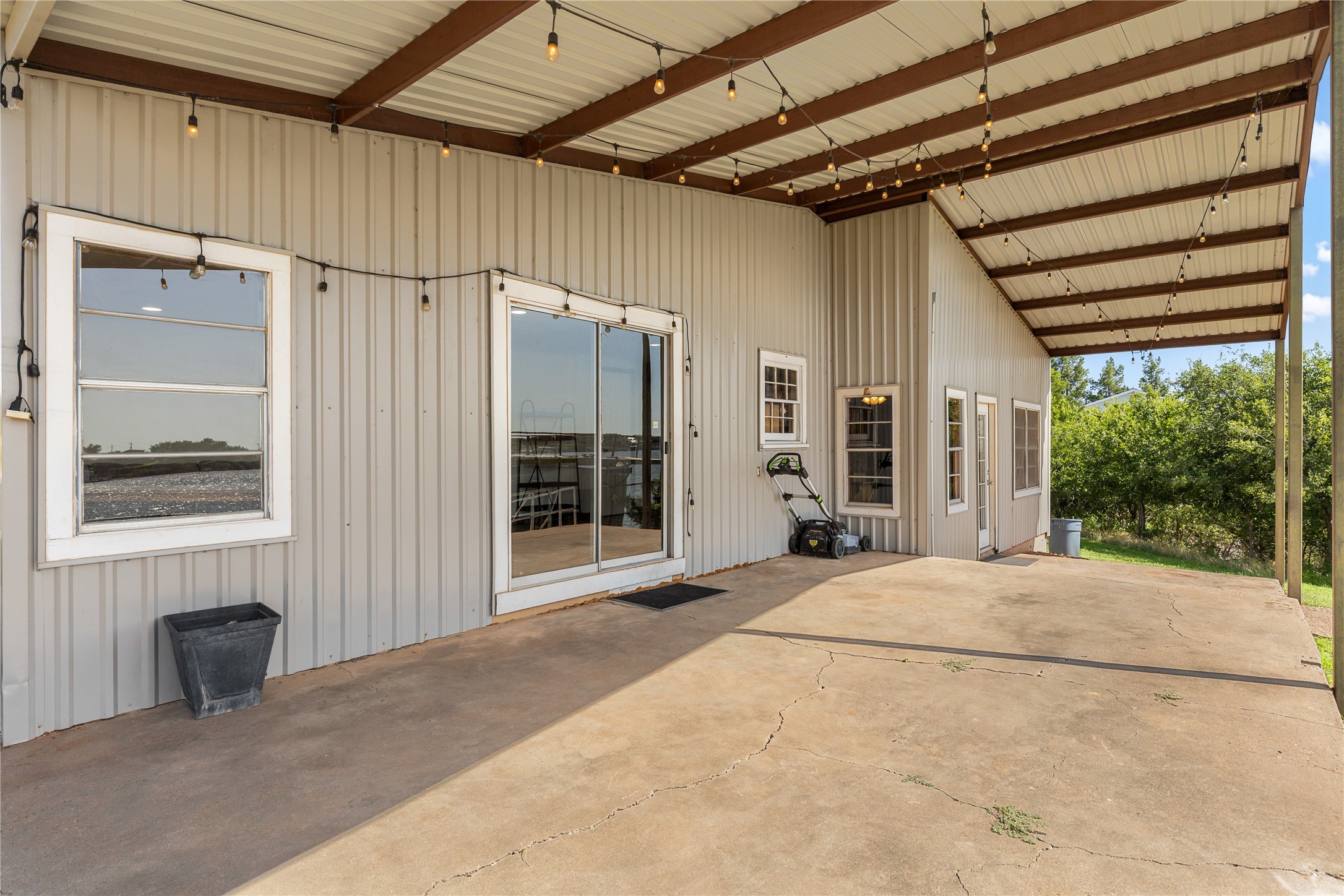 894 W Moonshine Road Seymour TX 76380