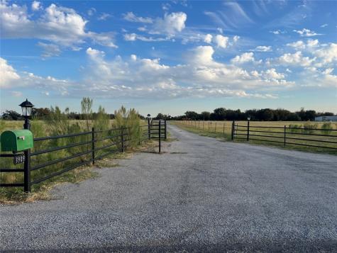 3909 Kikaga Road Granbury TX 76048