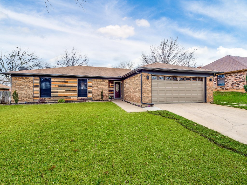 205 Springhill Drive Hurst TX 76054