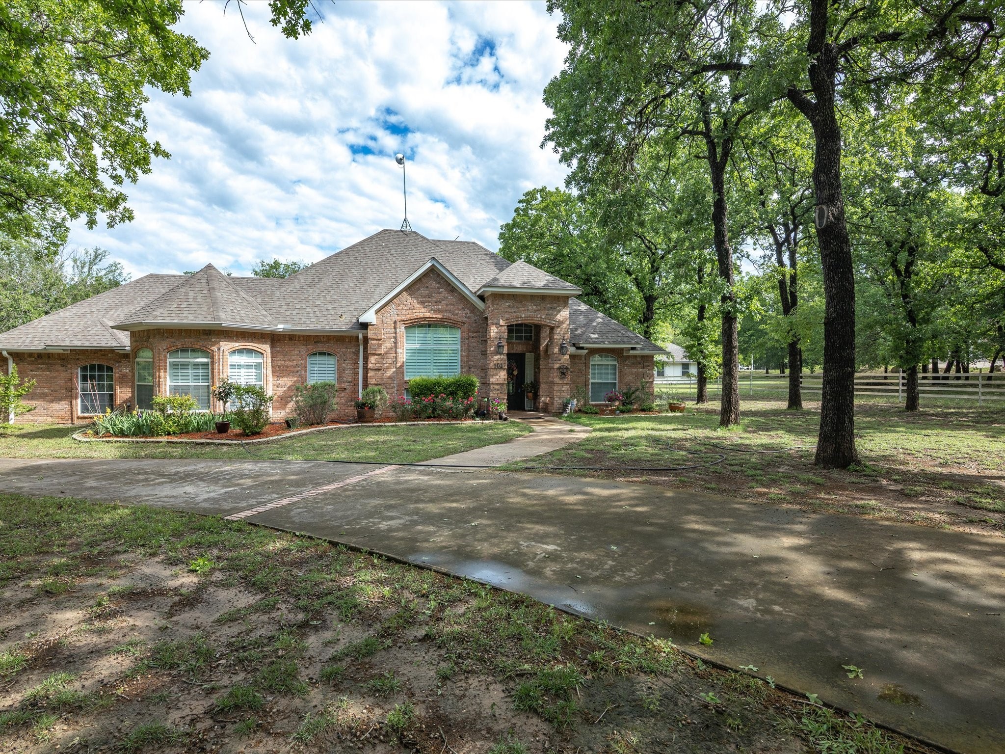 102 W Ridge Street Decatur TX 76234
