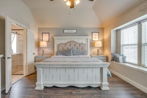 1033 Rustic Oak Way Burleson TX 76028