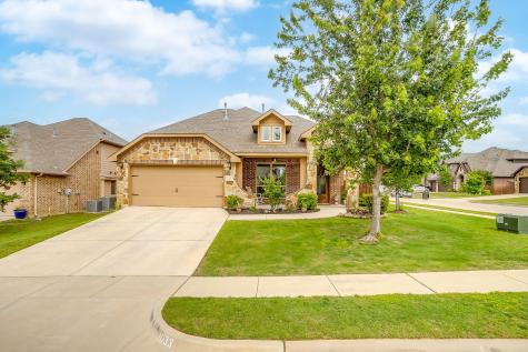 1033 Rustic Oak Way Burleson TX 76028