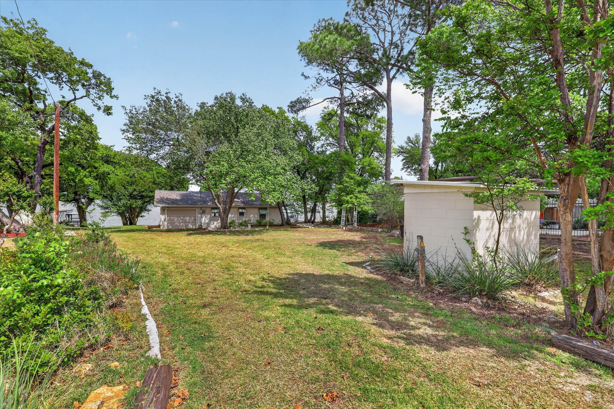 11740 East Court Azle TX 76020