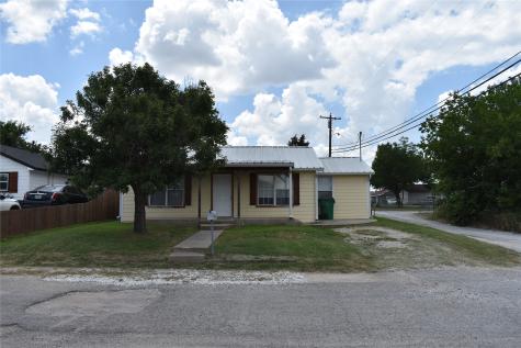 108 Raymond Street Bowie TX 76230