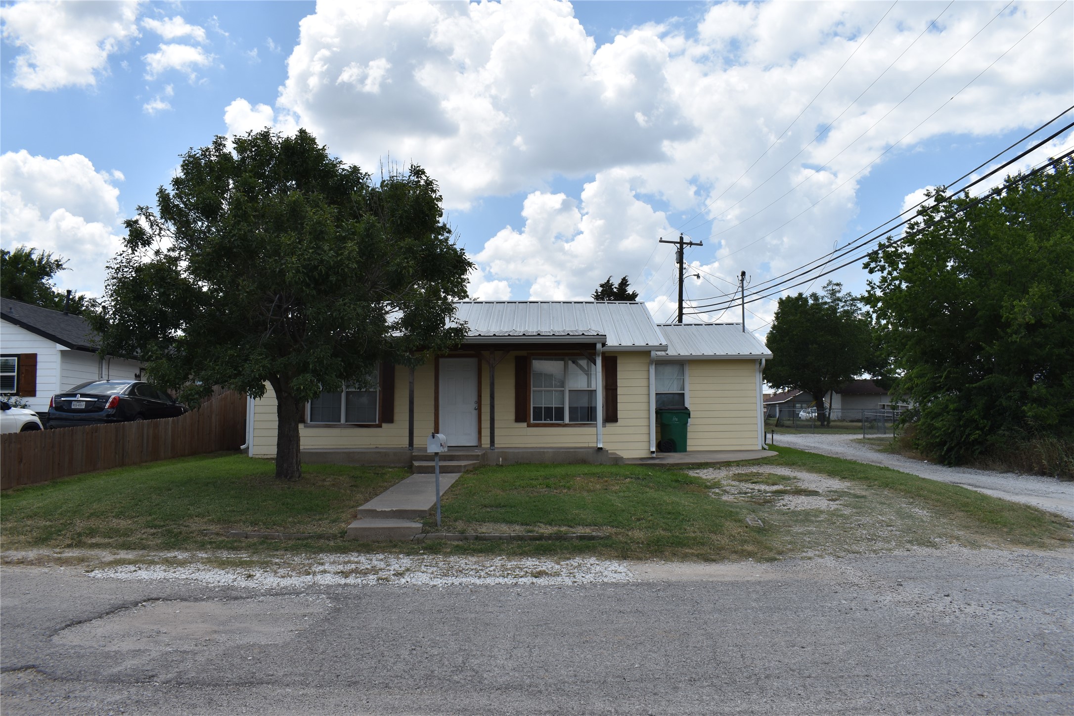 108 Raymond Street Bowie TX 76230