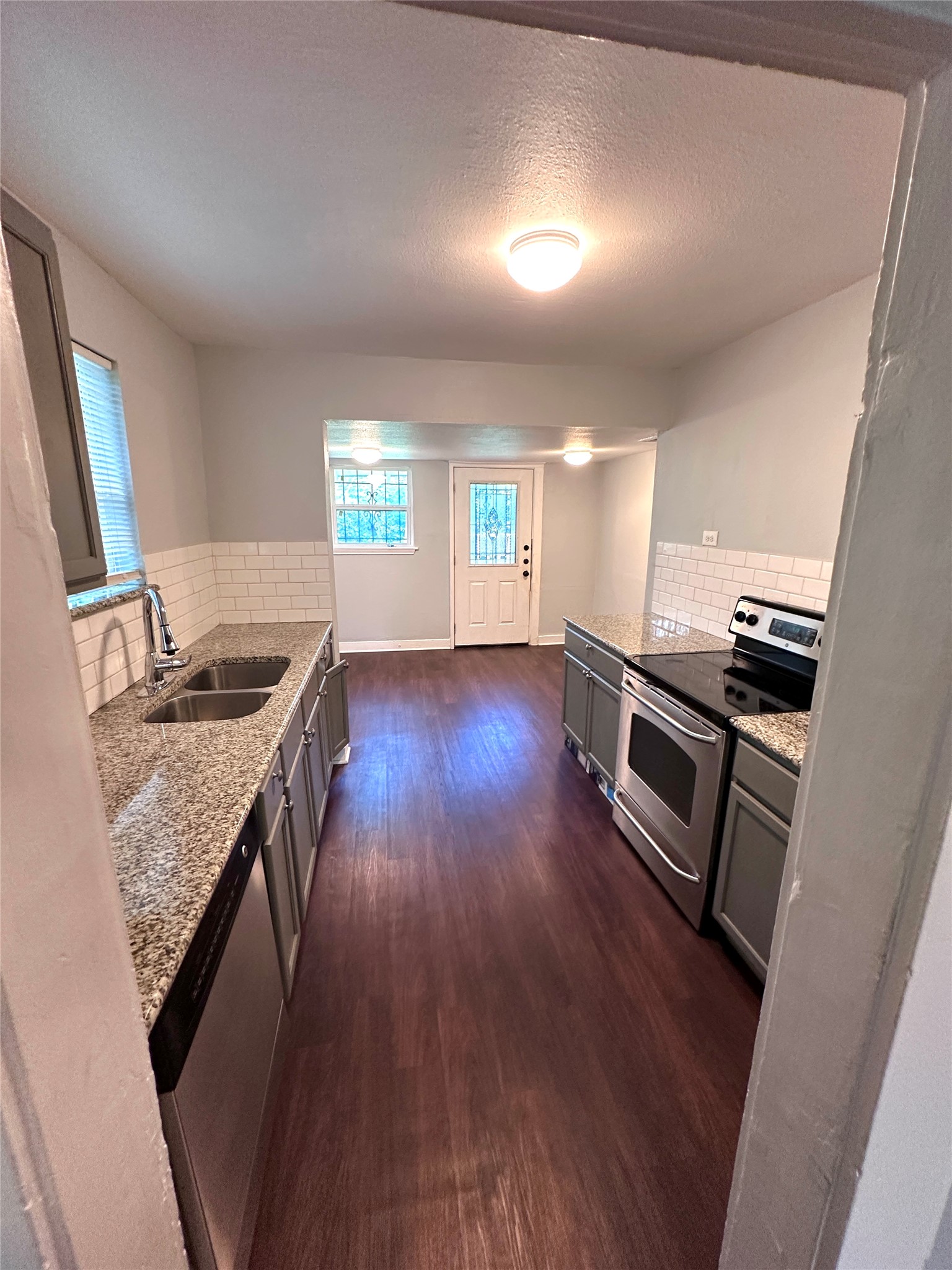 2842 Harlandale Avenue Dallas TX 75216