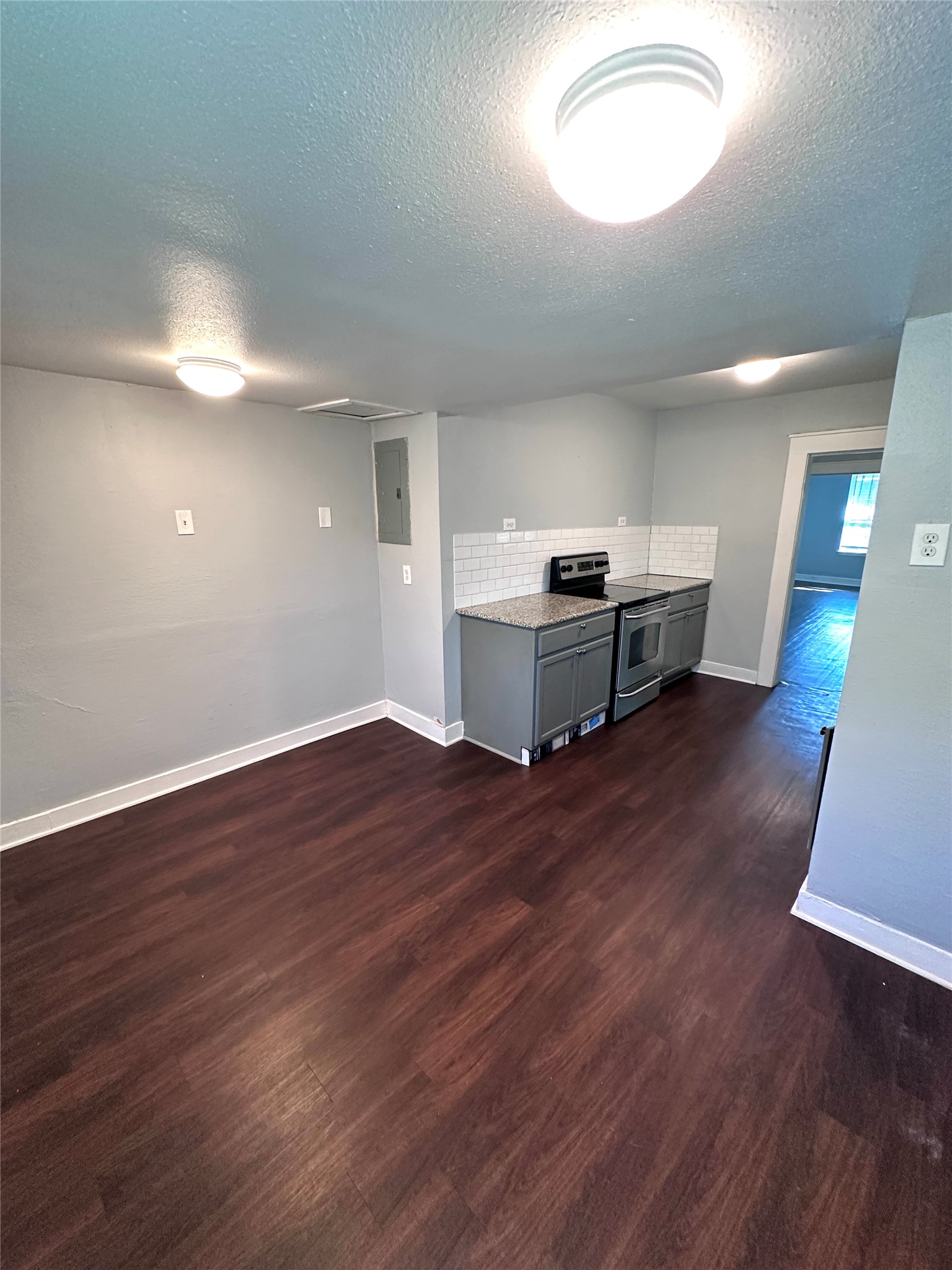 2842 Harlandale Avenue Dallas TX 75216