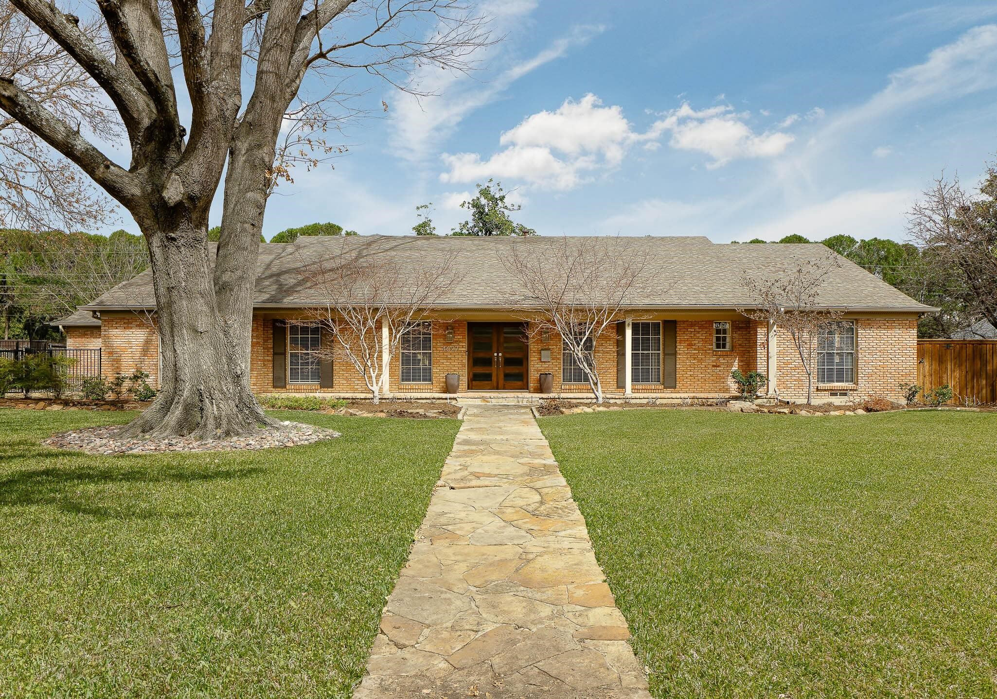 4627 Hallmark Drive Dallas TX 75229