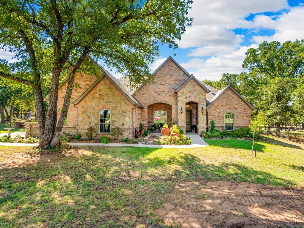 115 Flying Diamond Drive Springtown TX 76082