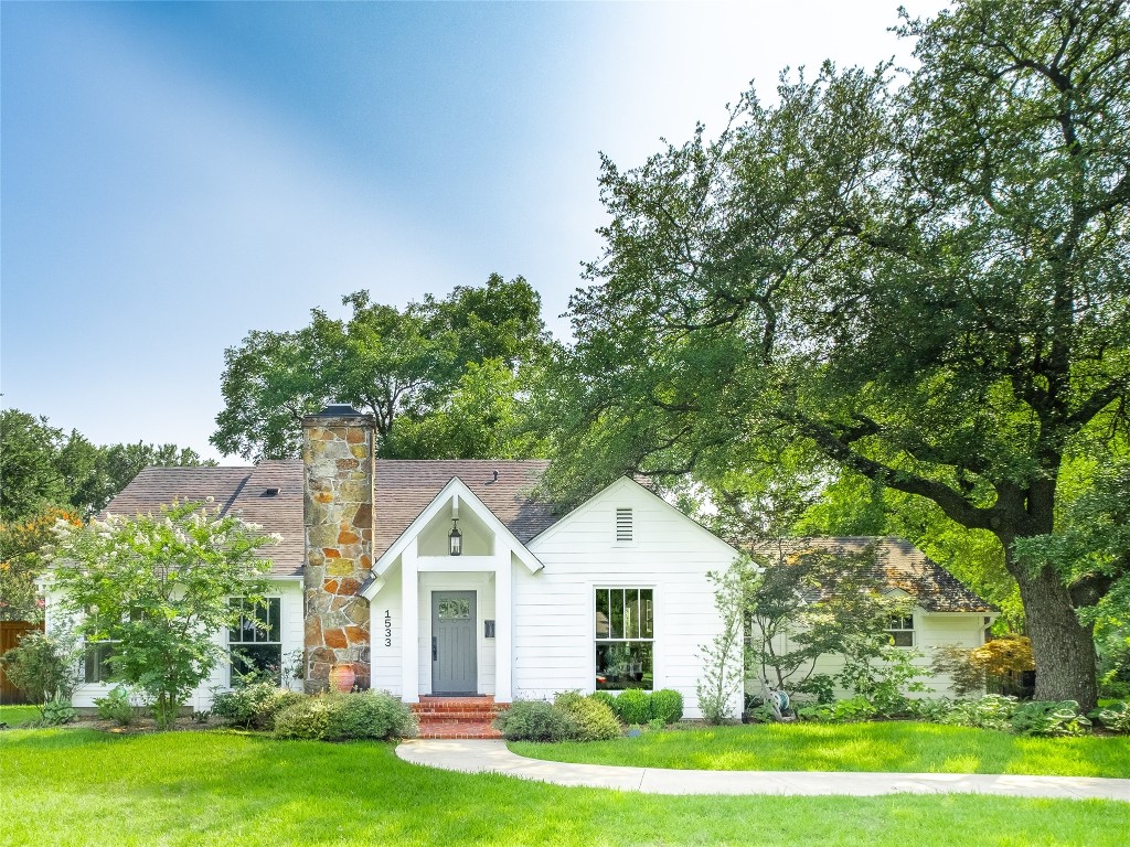 1533 El Campo Drive Dallas TX 75218
