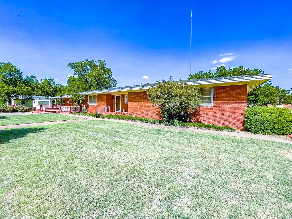 909 Sunny Avenue Rule TX 79547