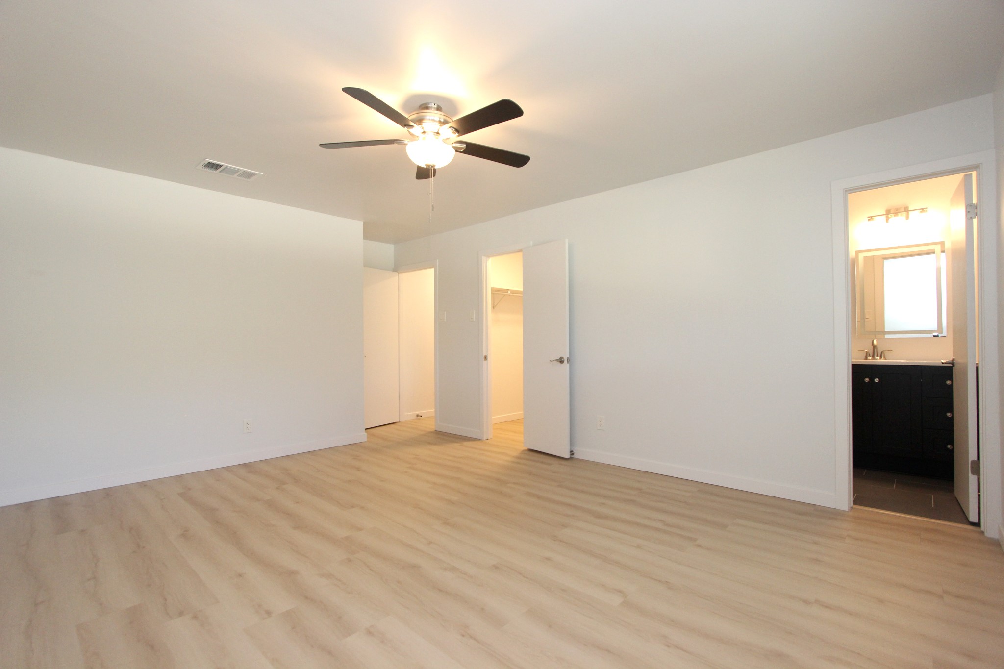 2922 Ashglen Drive Garland TX 75043