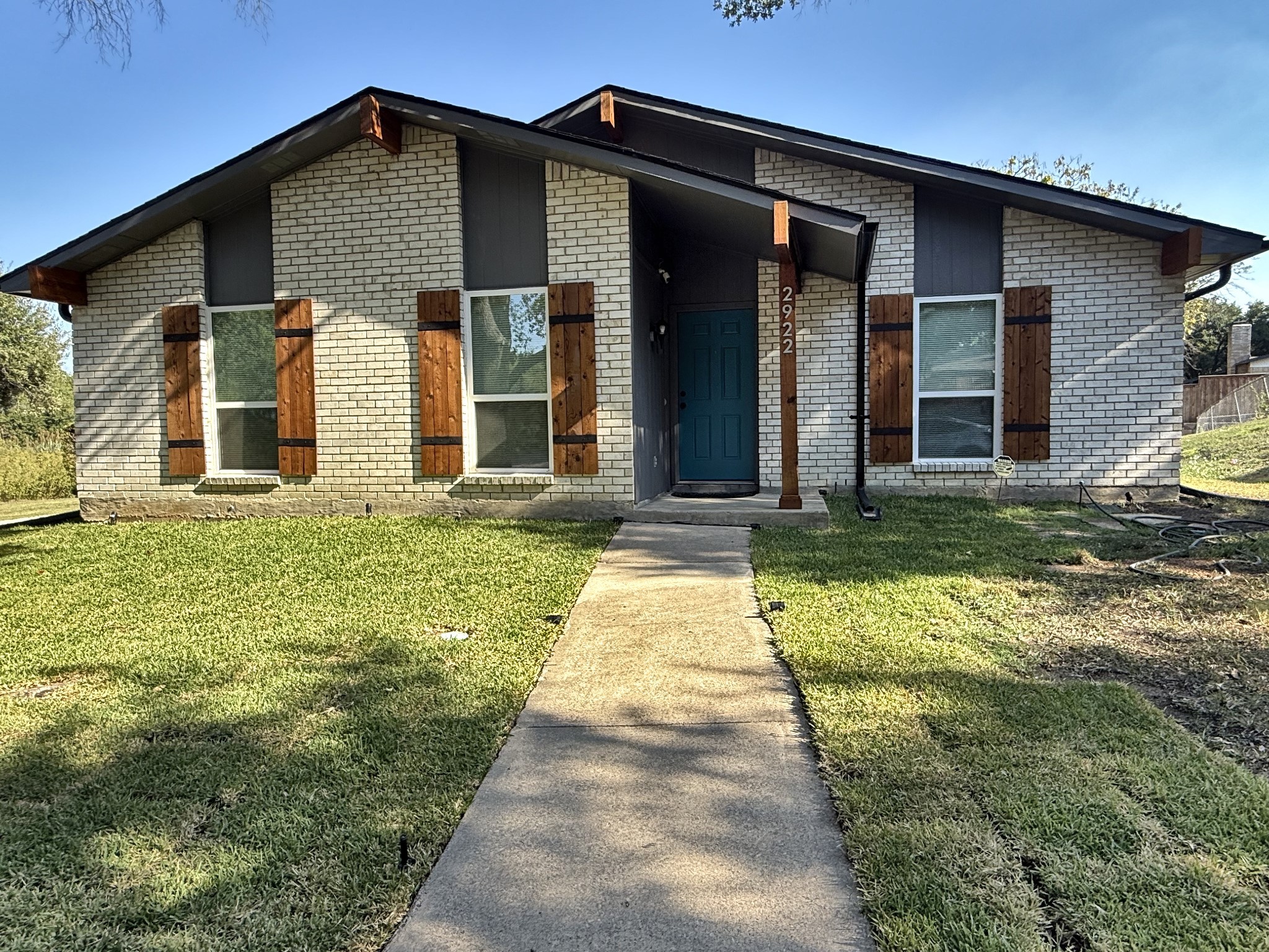 2922 Ashglen Drive Garland TX 75043