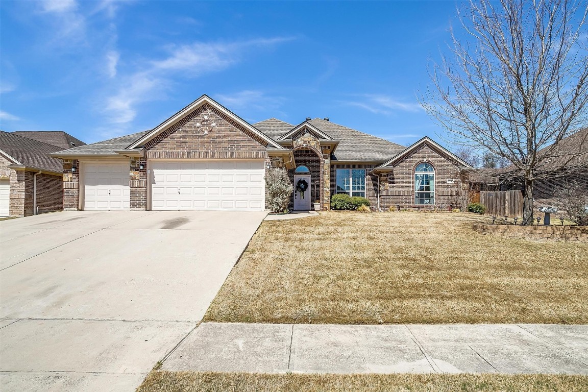 8228 Shady Valley Drive Benbrook TX 76116