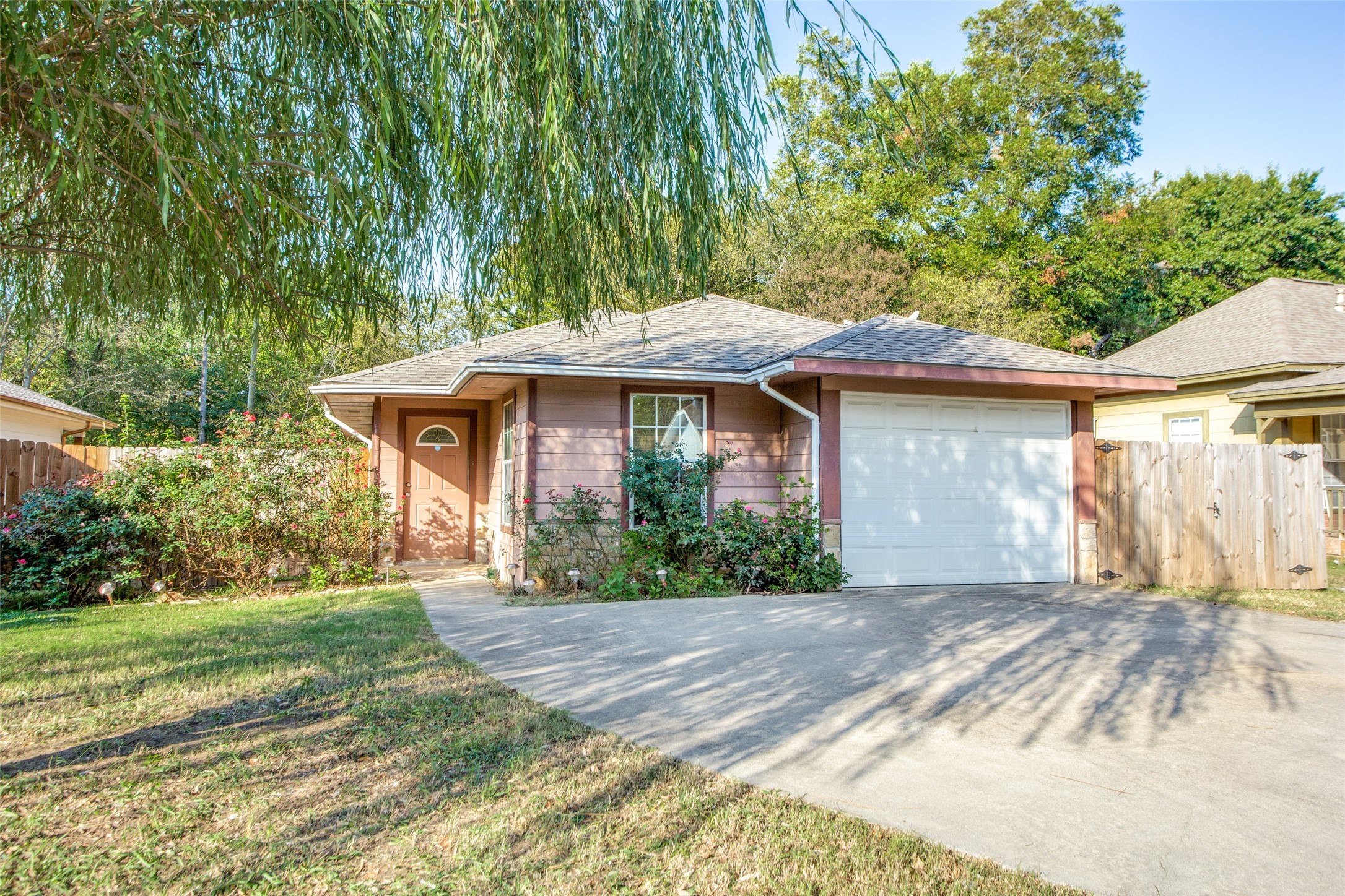 1022 S Maxey Street Sherman TX 75090
