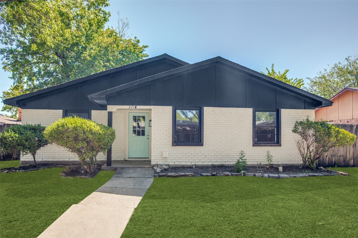 5718 Christie Lane Garland TX 75044