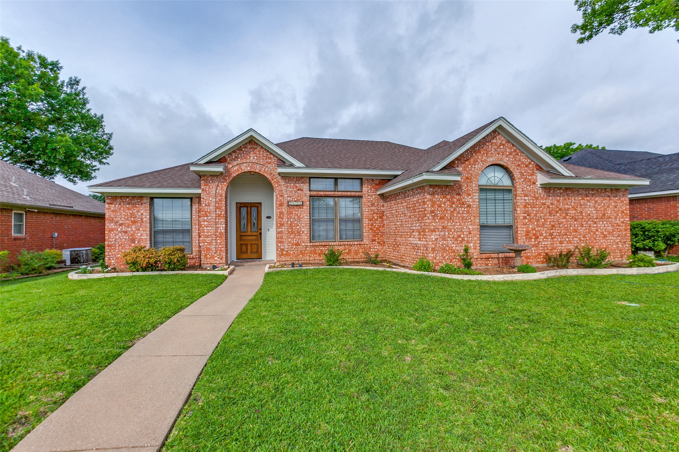 2125 Live Oak Drive Garland TX 75040