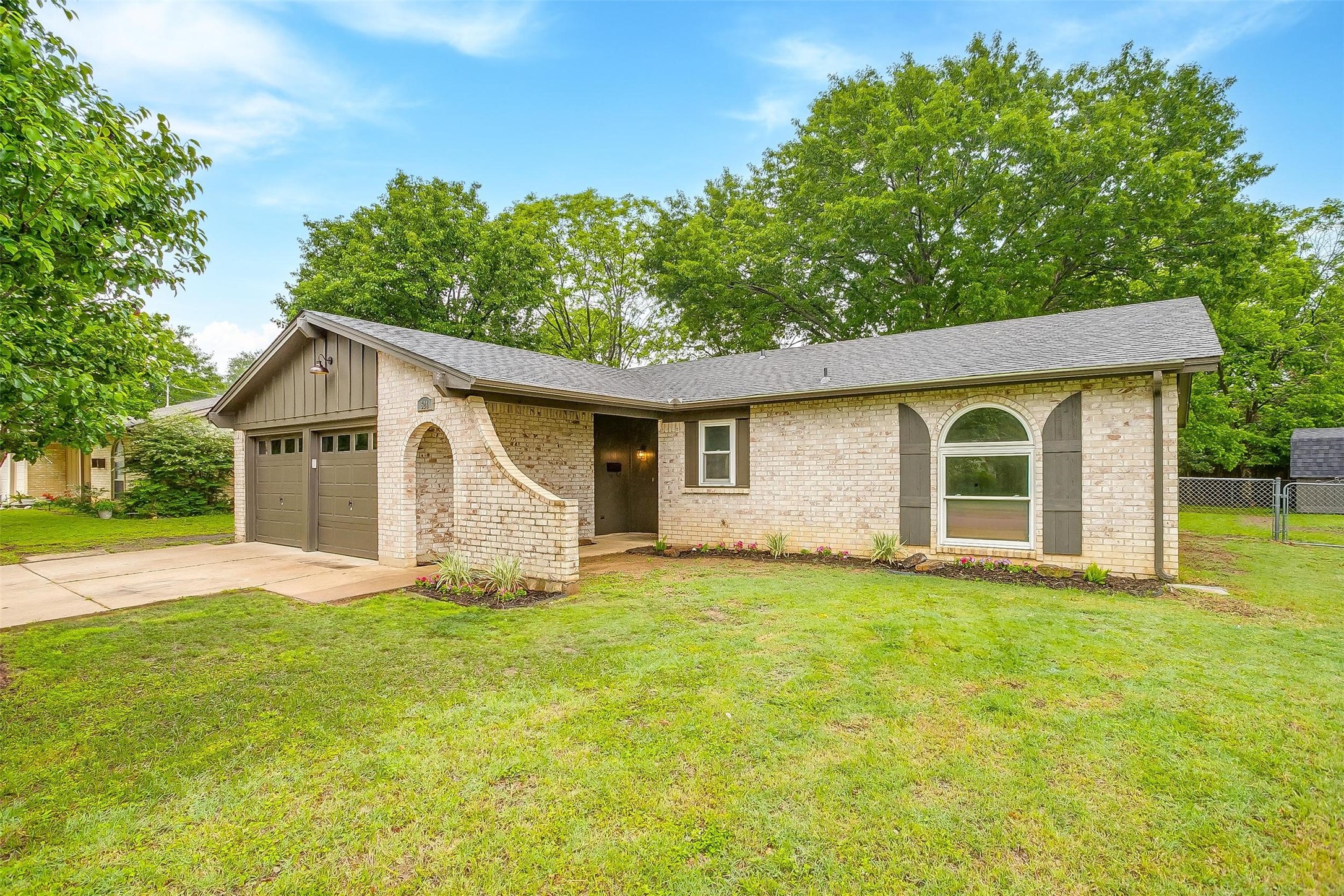 524 NW Ann Lois Lane Burleson TX 76028