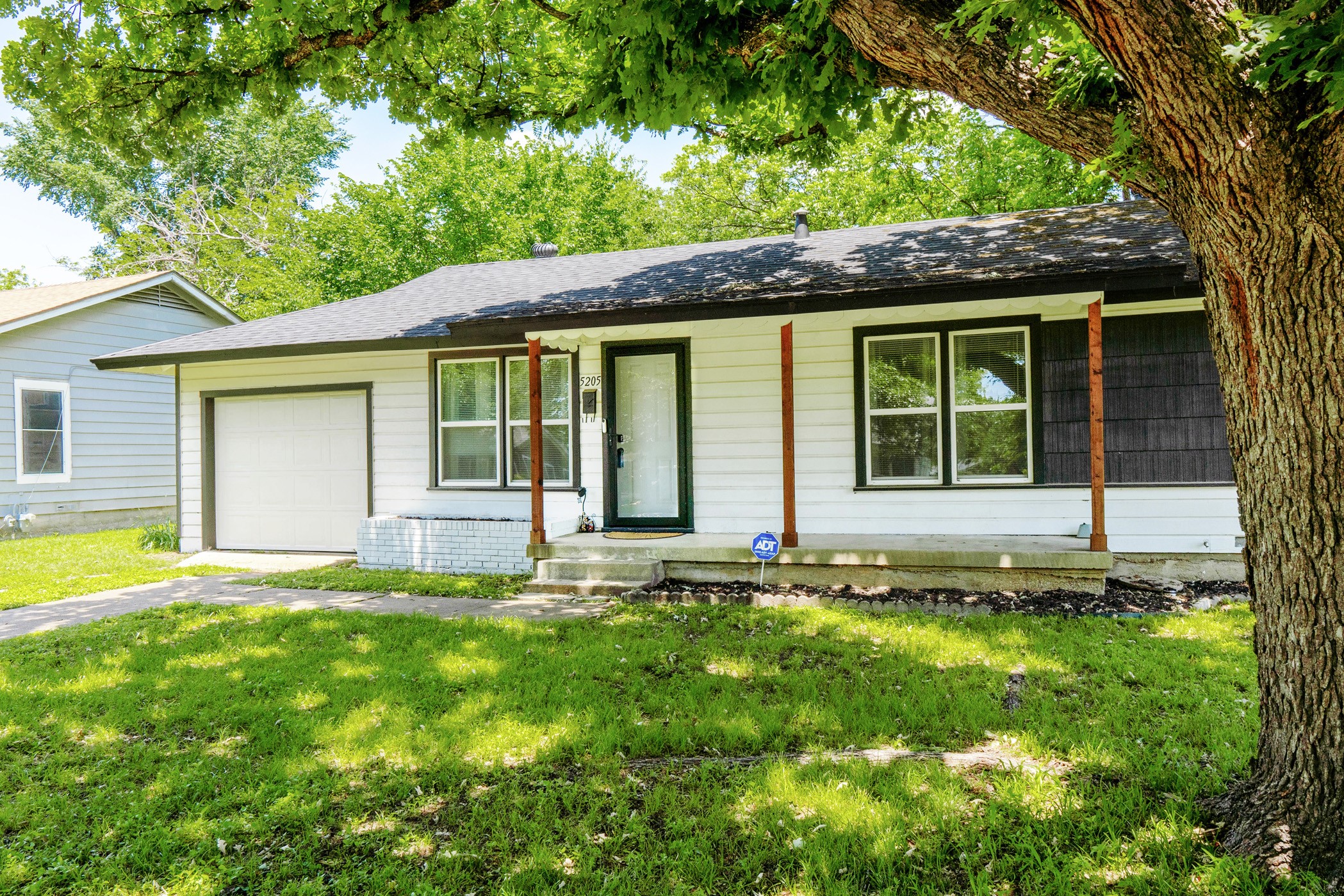 5205 Stephanie Drive Haltom City TX 76117
