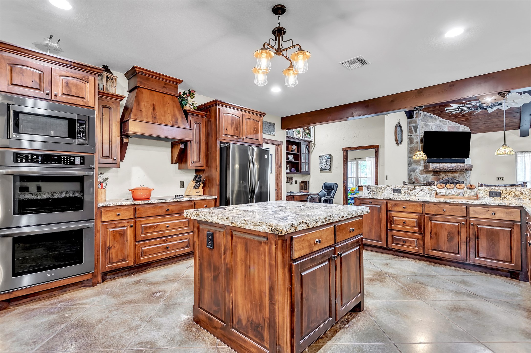 337 County Road 3535 Saltillo TX 75478
