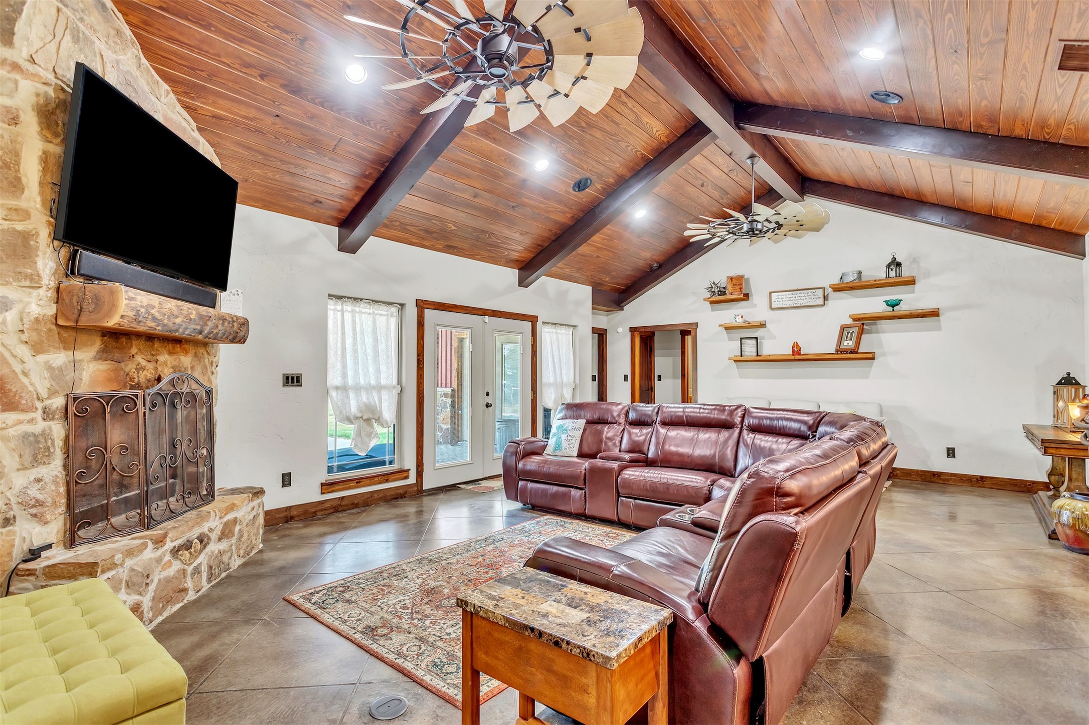 337 County Road 3535 Saltillo TX 75478