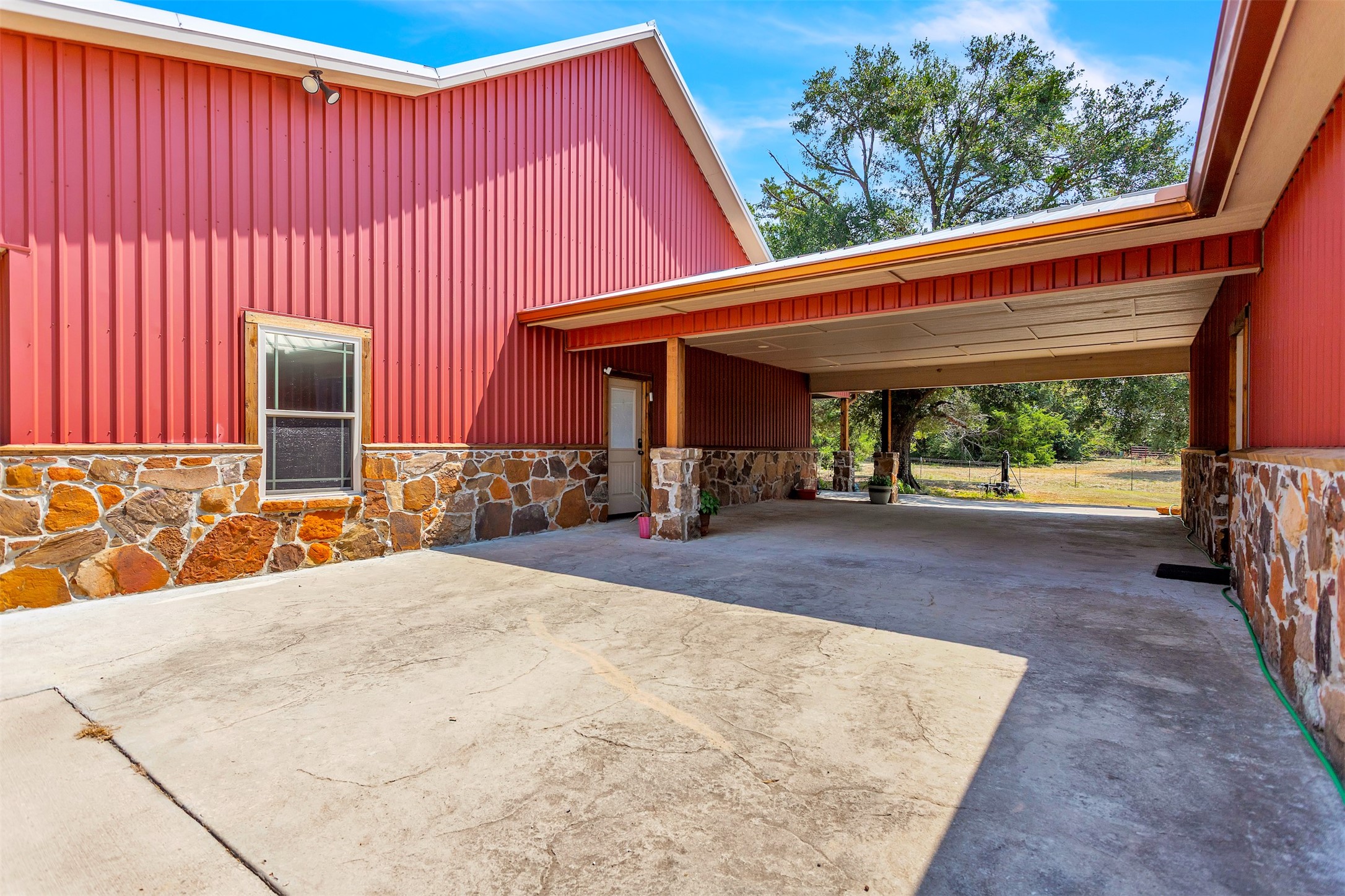 337 County Road 3535 Saltillo TX 75478