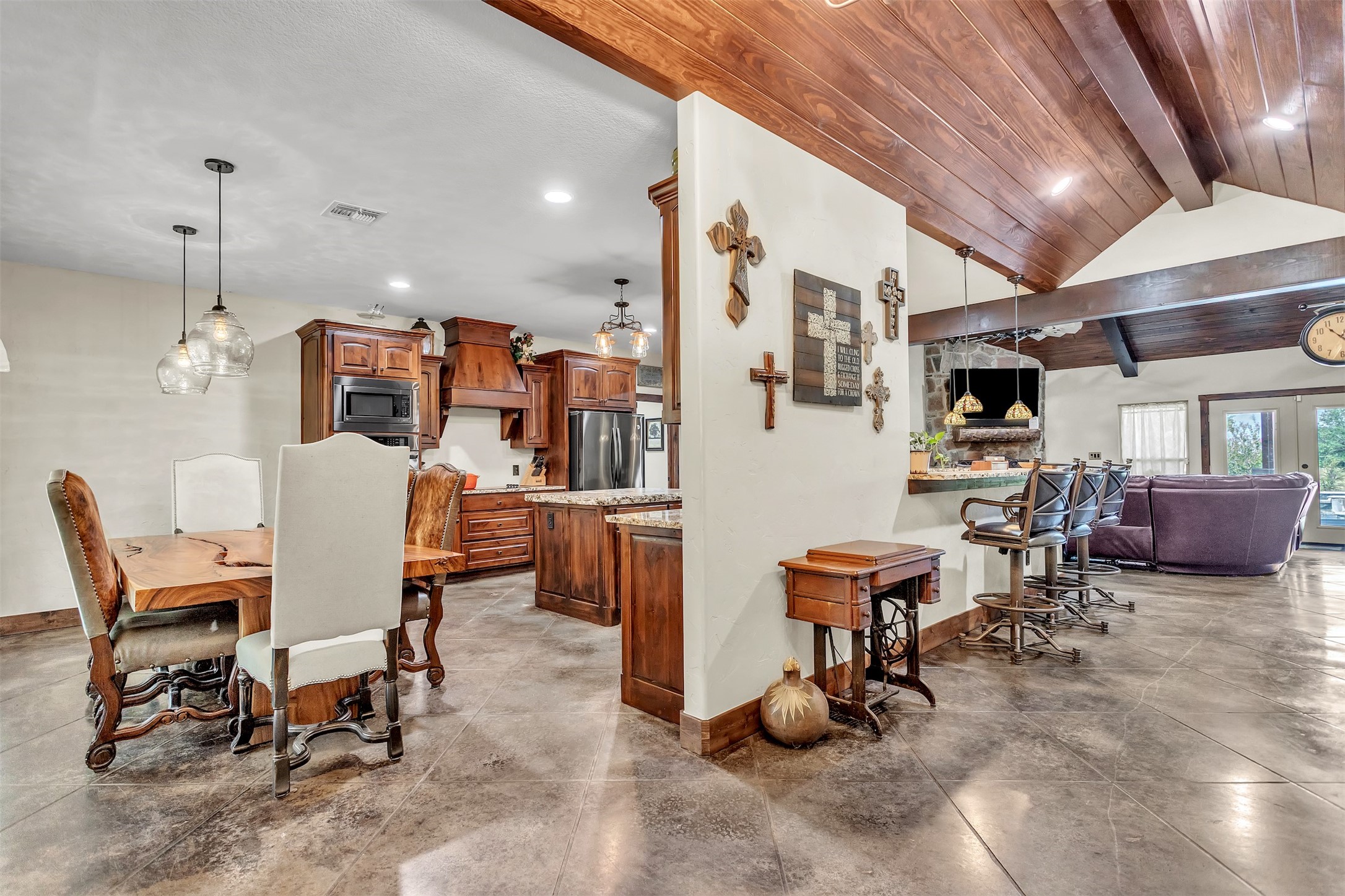 337 County Road 3535 Saltillo TX 75478