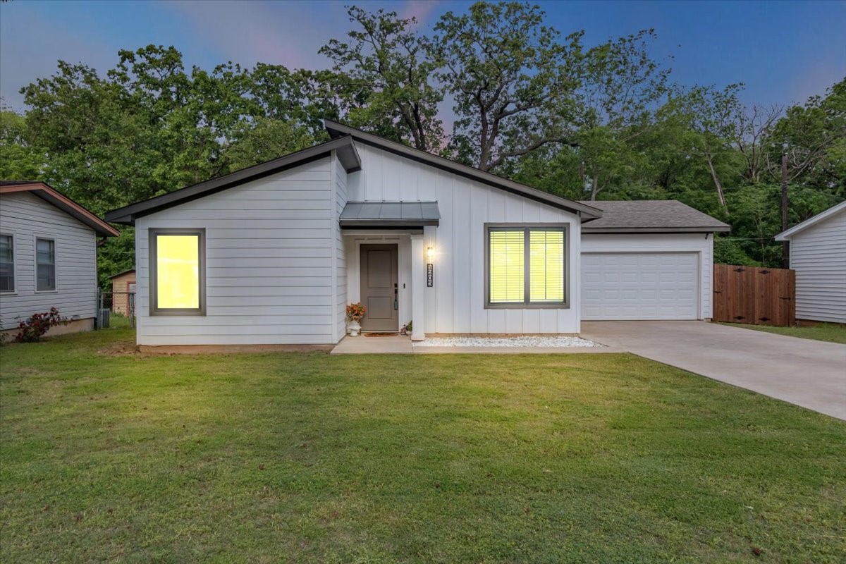 1205 Ridgewood Road Denison TX 75020