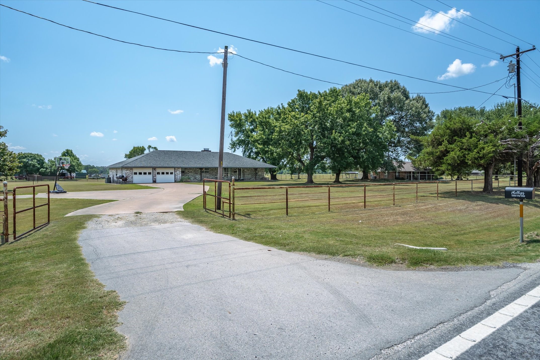 4885 Fm 859 Edgewood TX 75117