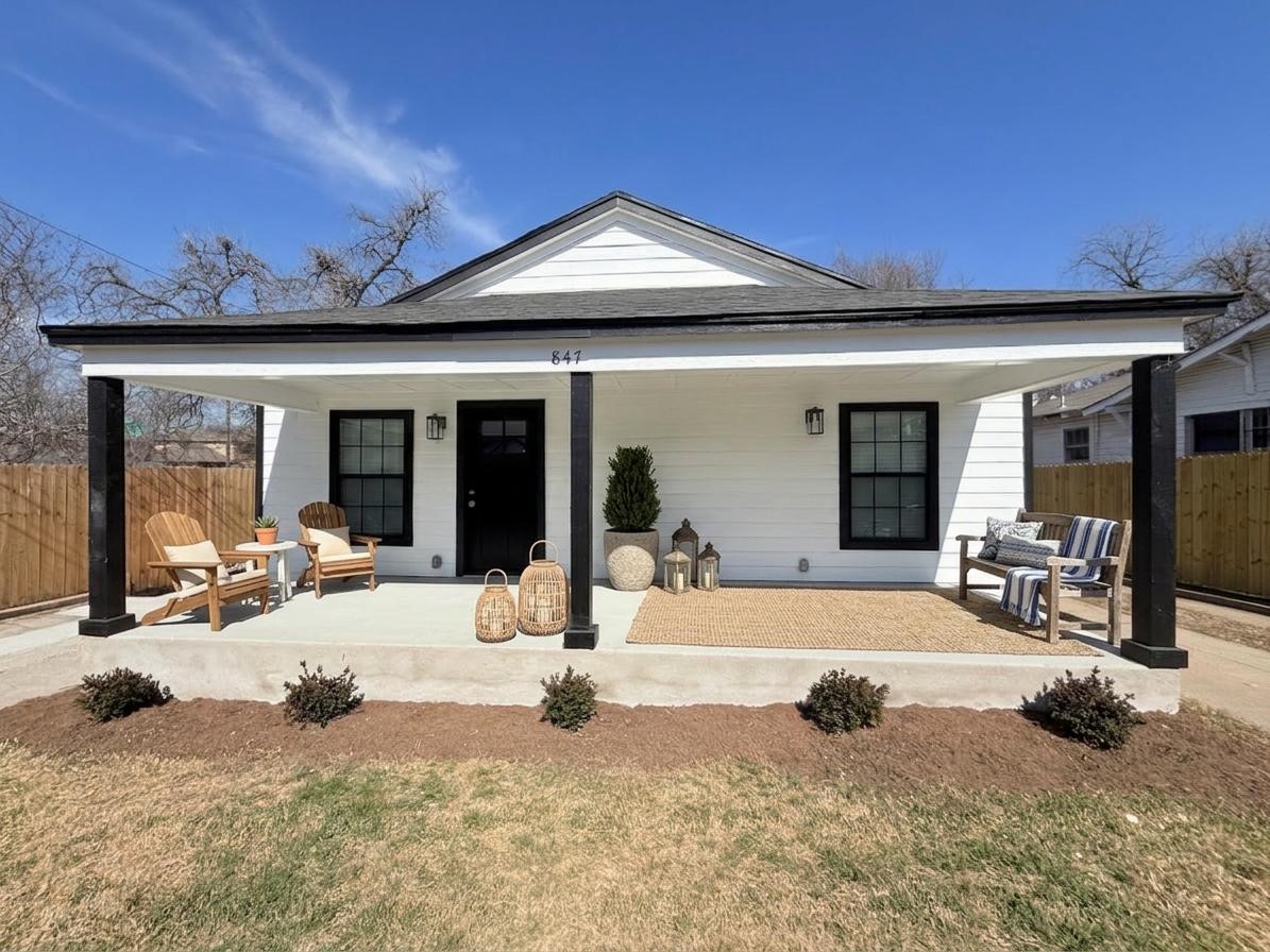 847 E Powell Avenue Fort Worth TX 76104