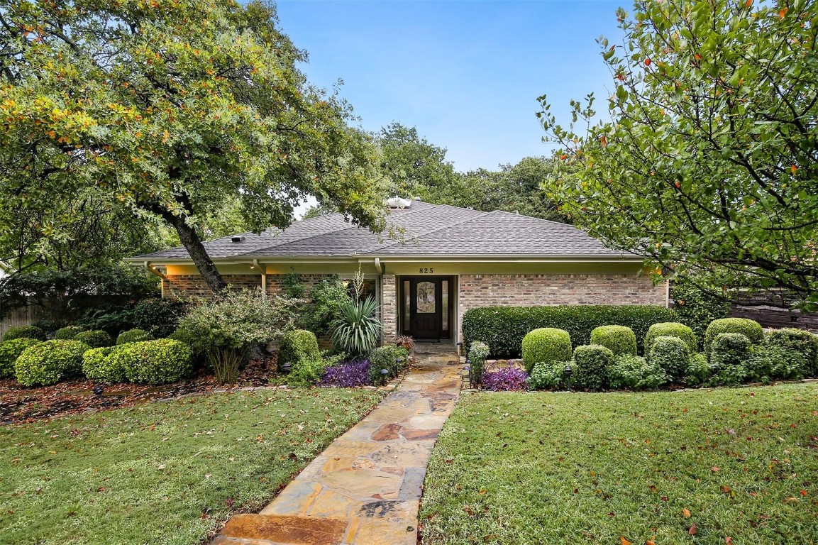 825 Larkspur Lane Fort Worth TX 76112