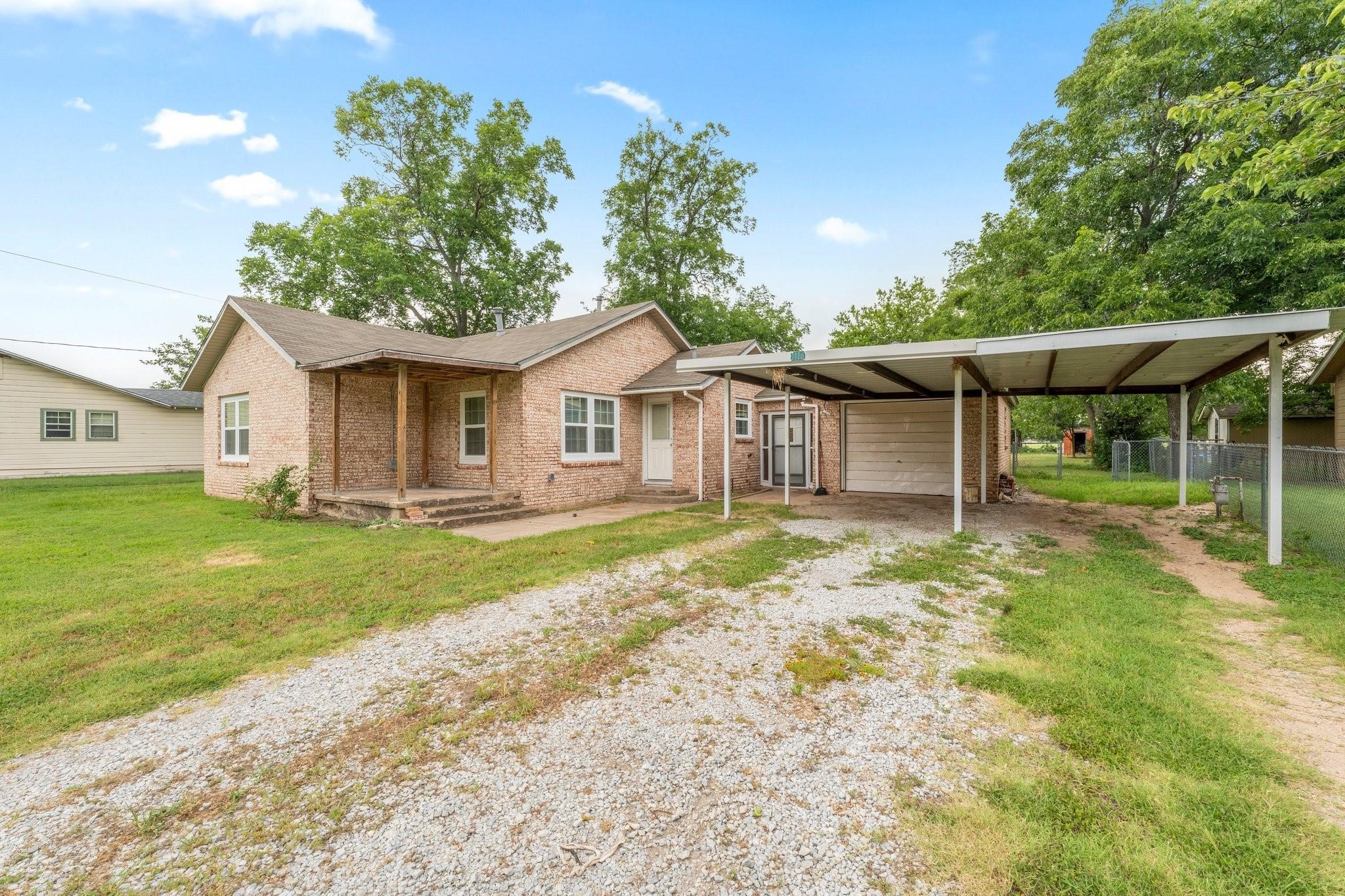 1116 S Texas Street De Leon TX 76444