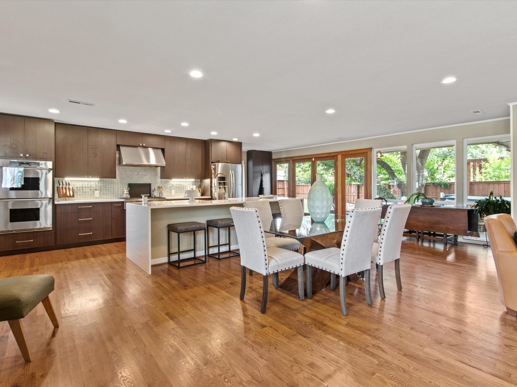 6852 Whitehill Street Dallas TX 75231