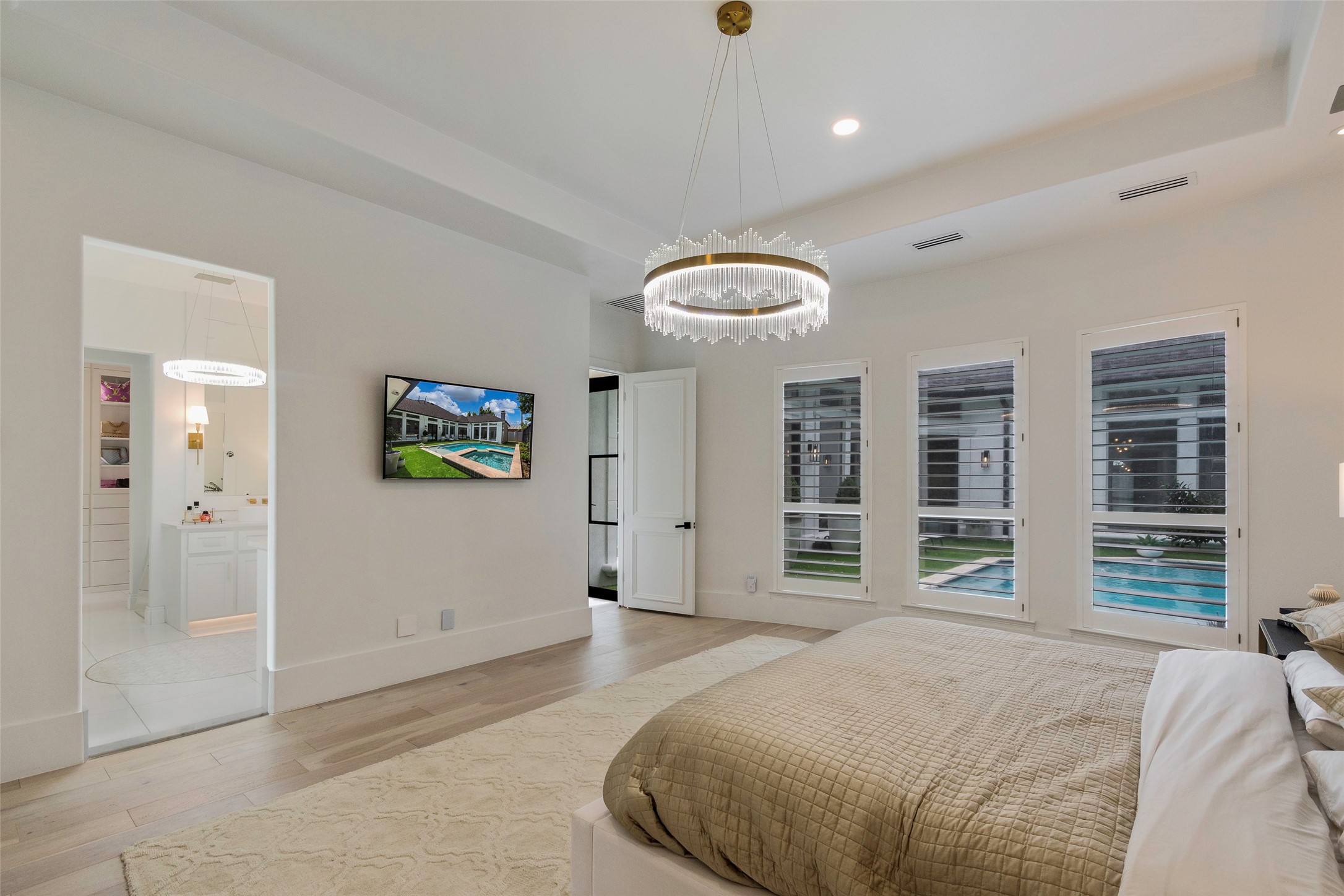 4373 W Northwest Highway Dallas TX 75220
