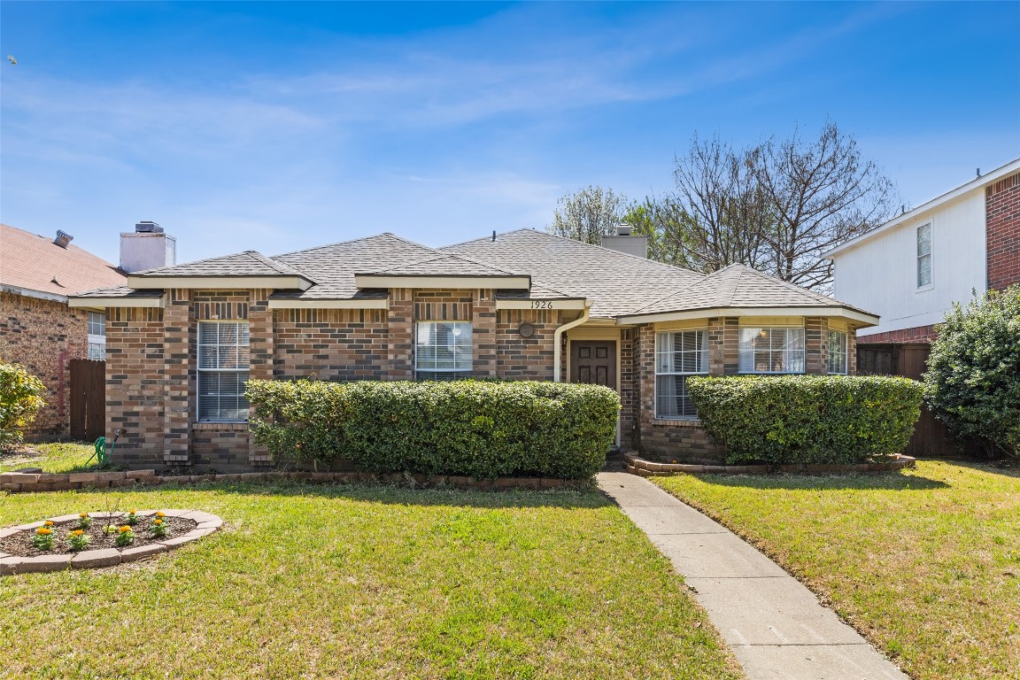1926 Village Creek Drive Garland TX 75040