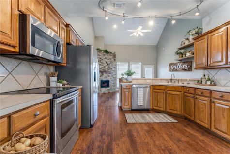 6100 Huntington Drive Haltom City TX 76137