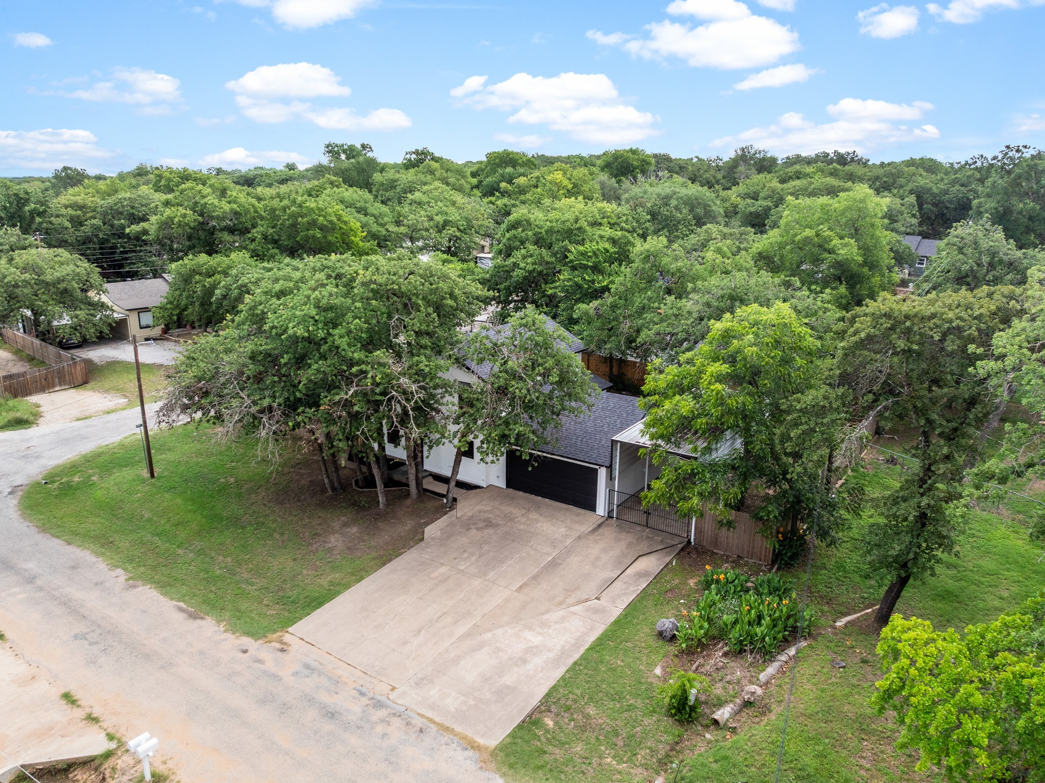 600 Lost Trail Granbury TX 76049